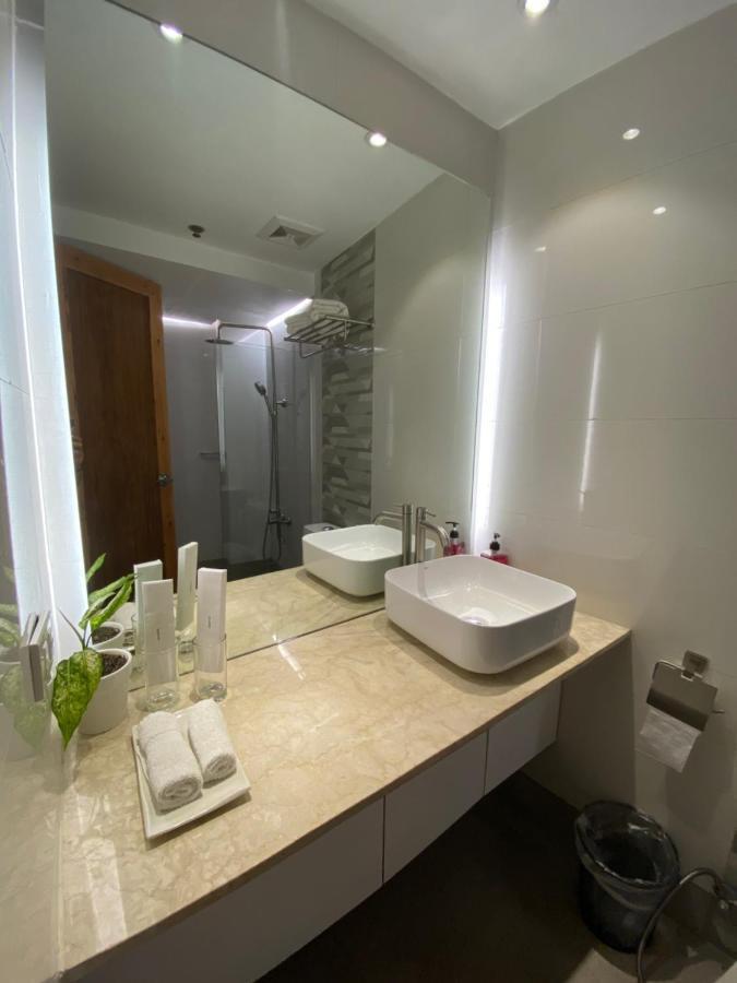 Tely'S Bed & Breakfast Iloilo Powered By Cocotel 외부 사진