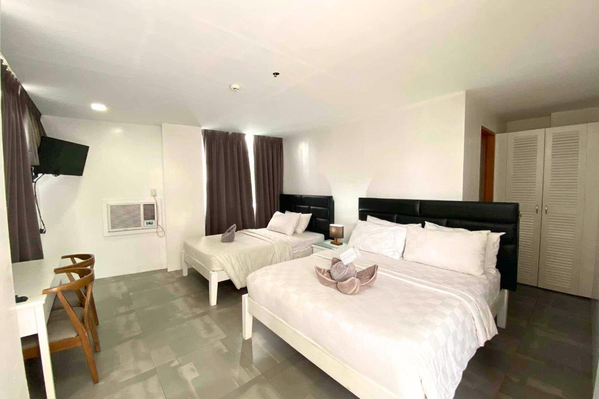 Tely'S Bed & Breakfast Iloilo Powered By Cocotel 외부 사진