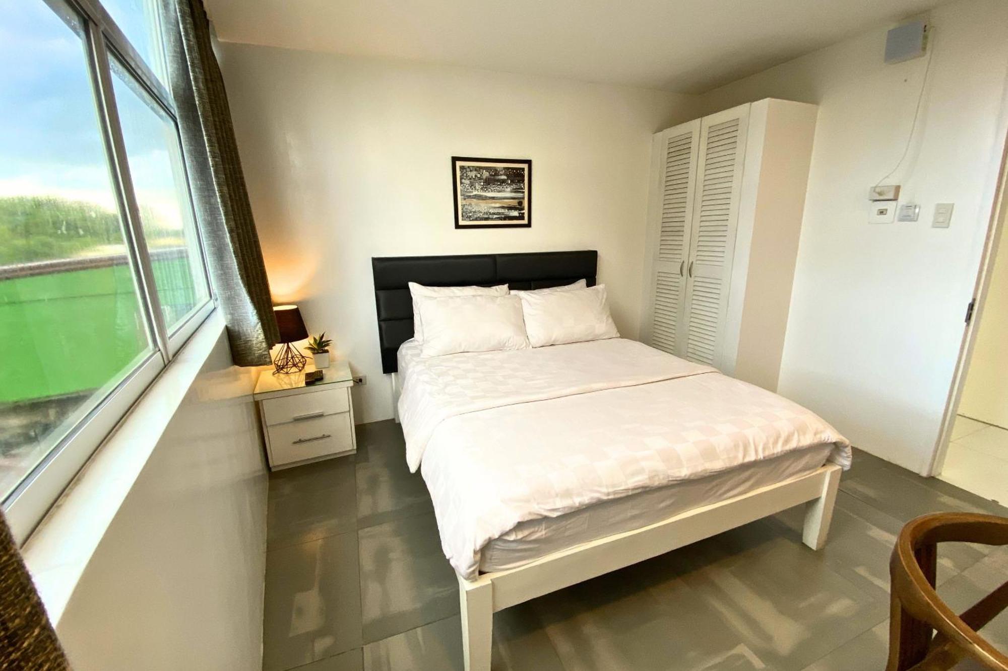 Tely'S Bed & Breakfast Iloilo Powered By Cocotel 외부 사진